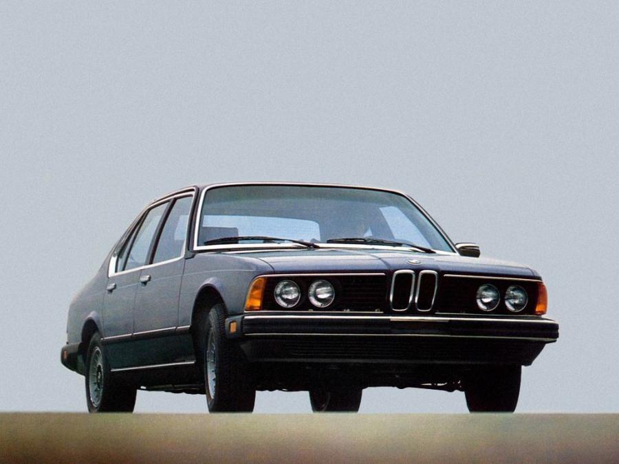  BMW 733i 1977 года  (US) (фото 1 из 4)